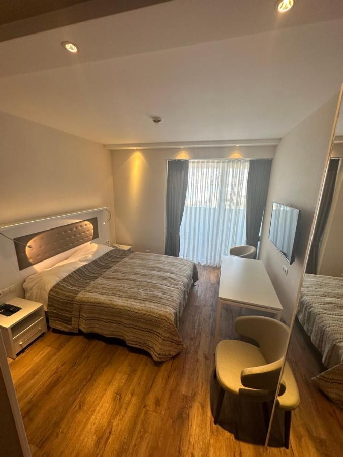 Alliance Palace Aparthotel By Marriott Батуми Екстериор снимка