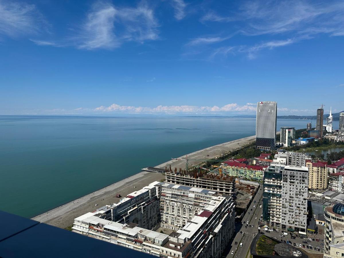 Alliance Palace Aparthotel By Marriott Батуми Екстериор снимка