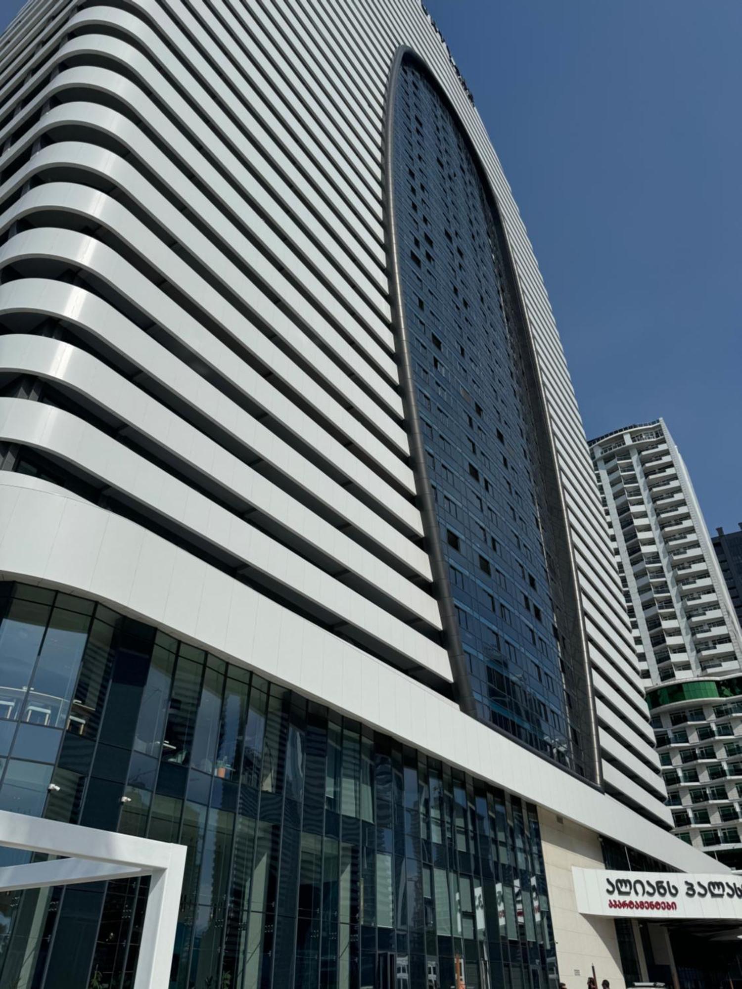 Alliance Palace Aparthotel By Marriott Батуми Екстериор снимка