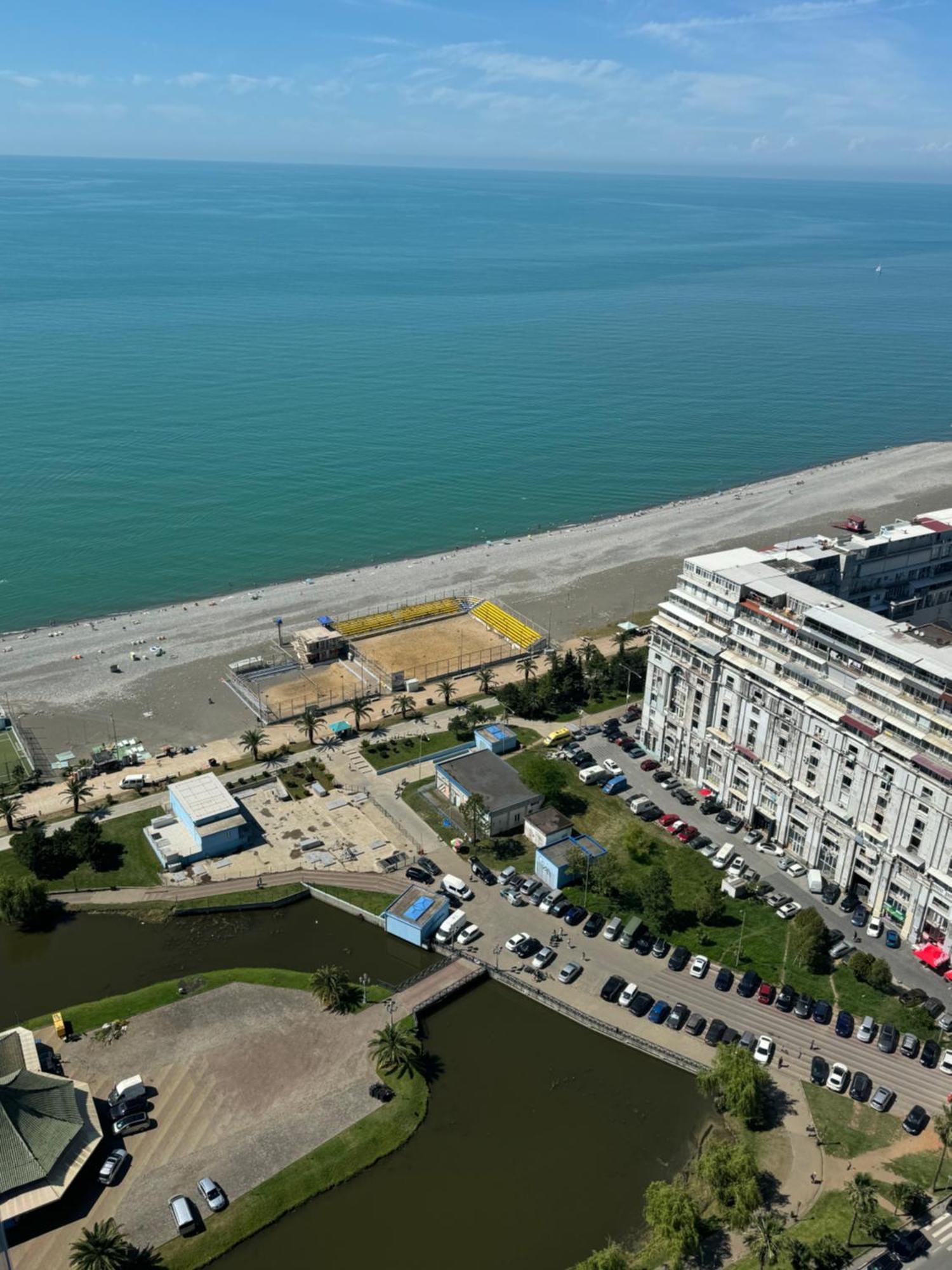 Alliance Palace Aparthotel By Marriott Батуми Екстериор снимка